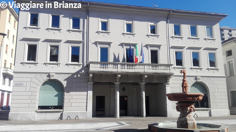 Cosa fare a Seregno, Palazzo Landriani Caponaghi