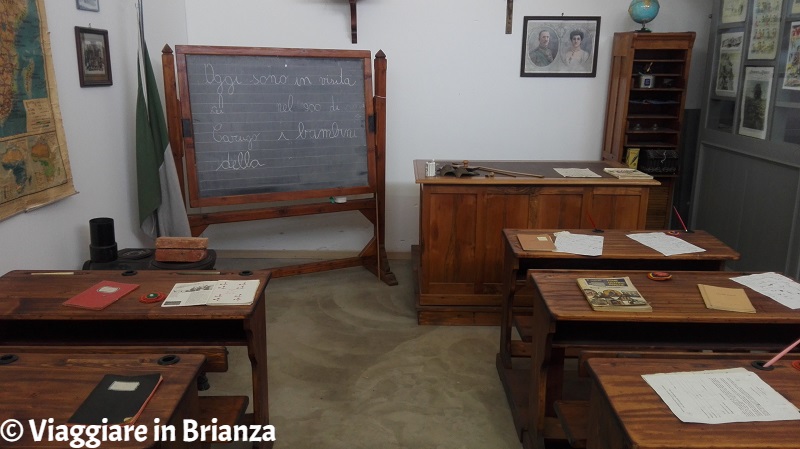 L'aula scolastica del Museo del Novecento di Carugo