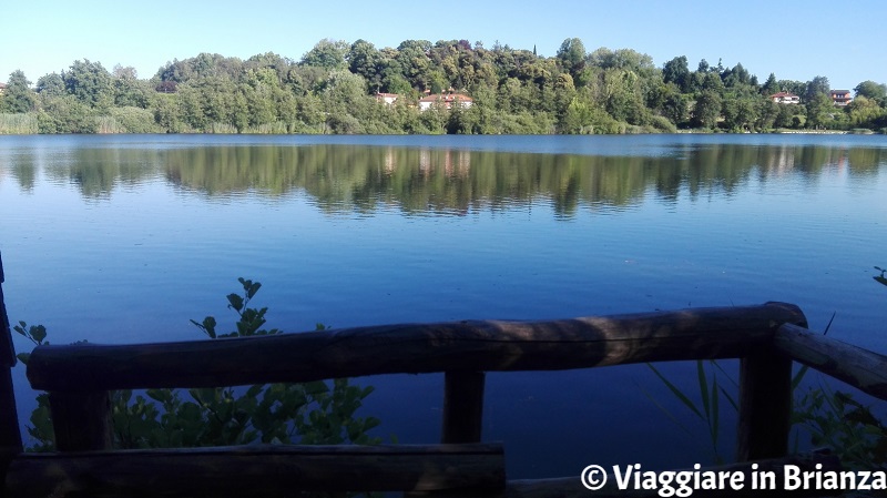 Il lago di Sartirana a Merate, il capanno di osservazione