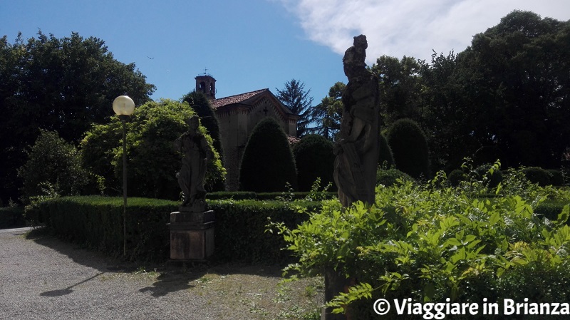 Le statue di Villa Cusani Confalonieri