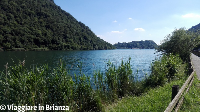 Il lago del Segrino è un lago balneabile in Brianza