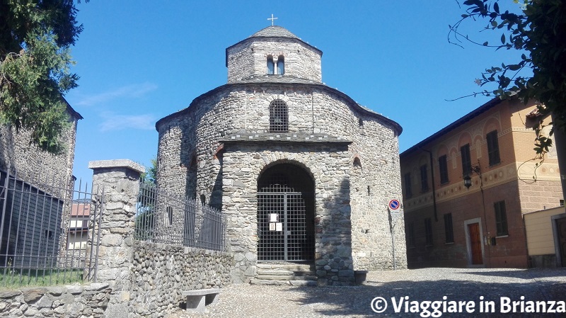 Basilica di Galliano a Cantù: il battistero