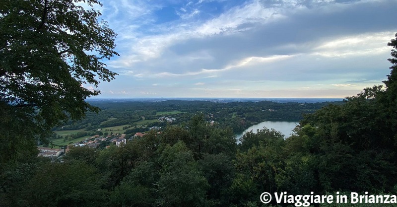 Cosa fare a Montorfano, la vista dal Monte Orfano