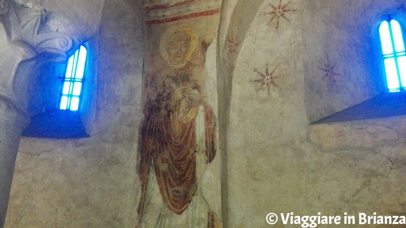 Cripta della Basilica di Galliano, il santo con il libro in mano