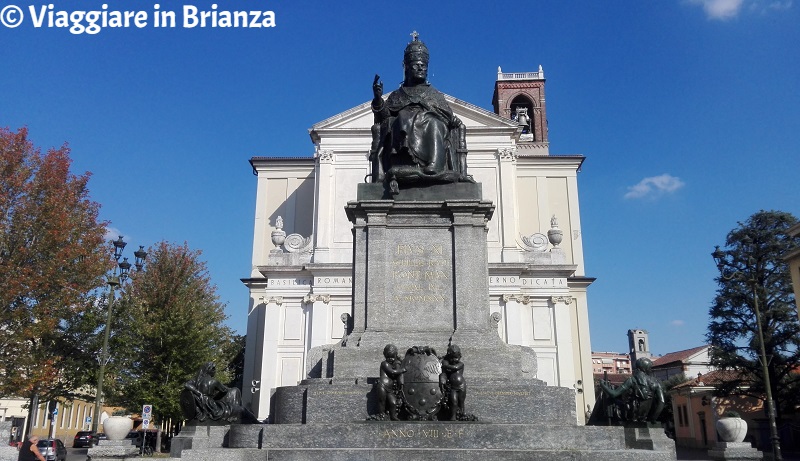 Cosa fare a Desio, la statua di Pio XI