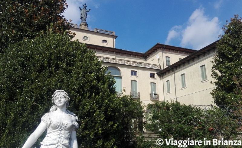 La statua del Sacro Cuore in Villa Sacro Cuore