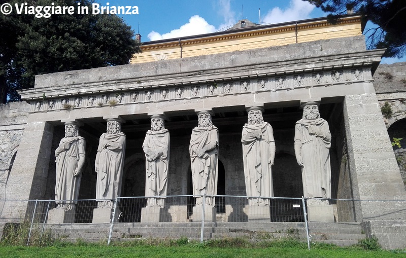 Cosa fare a Inverigo, i telamoni della Loggia dei Giganti