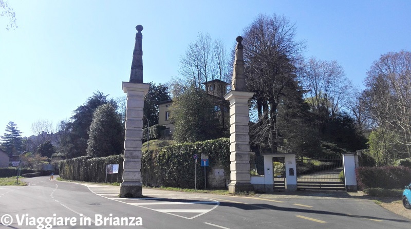 Cesano Maderno, il portale barocco del viale prospettico di Palazzo Arese Borromeo