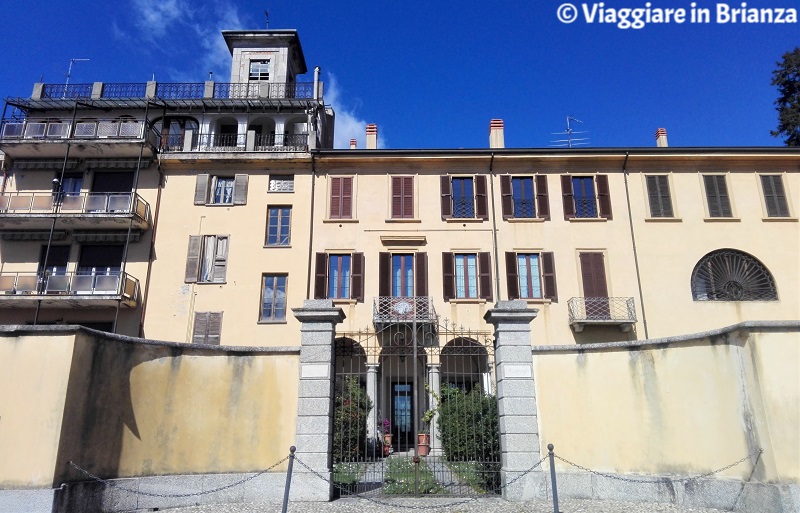 Cosa fare a Barzanò, Villa Redaelli