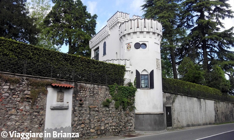 Cosa vedere a Fino Mornasco, la torre merlata di Villa Raimondi Odescalchi