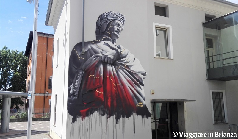 Cosa vedere a Seregno, il murales di Dante Alighieri