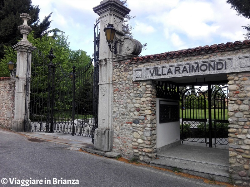 L'ingresso di Villa Raimondi Odescalchi a Fino Mornasco