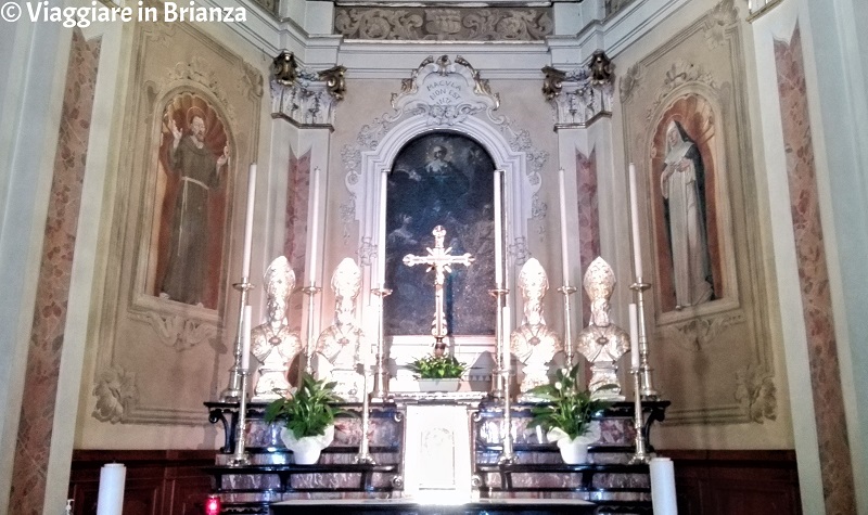 L'altare maggiore della Chiesa di Santa Maria Immacolata a Fino Mornasco