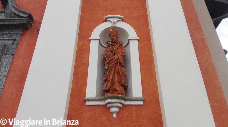 La statua di San Biagio nella chiesa di Socco a Fino Mornasco