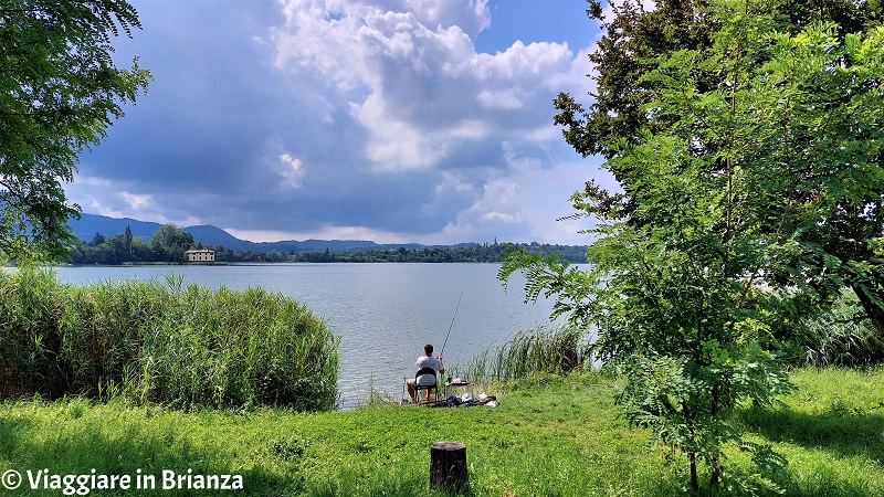 Civate, pescare al lago di Annone