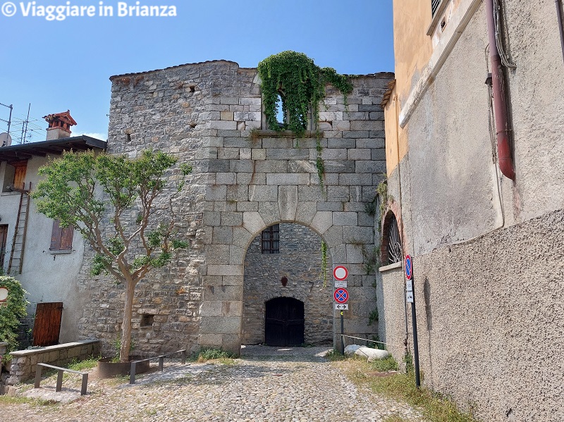 Erba, Incino e la contrada Villincino: i resti della torre