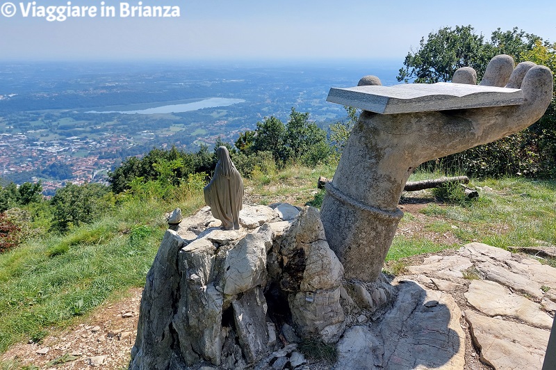 Il paesaggio dalla Croce Pessina a Erba sul Monte Panigas