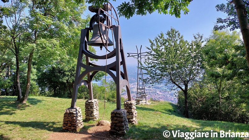 Il panorama dalla Croce Pessina a Erba sul Monte Panigas