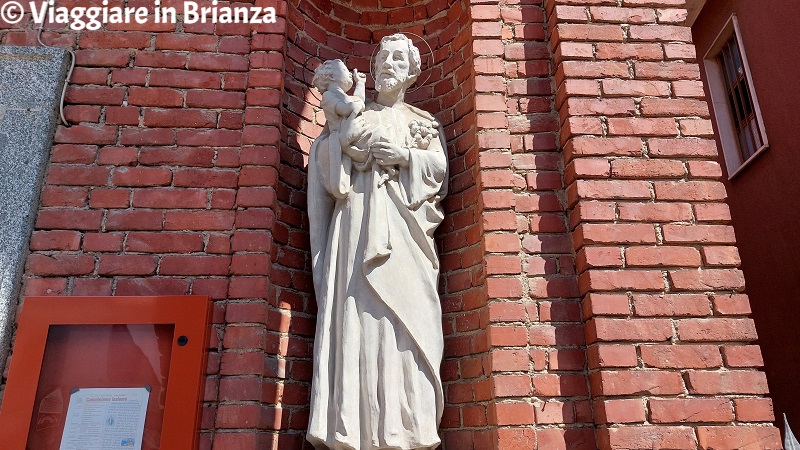 La statua San Giuseppe nella Chiesa di San Rocco a Costa Masnaga