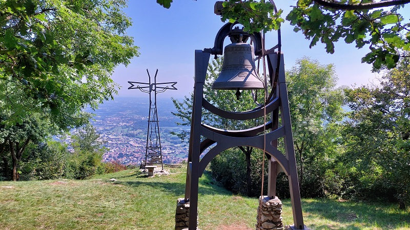 La vista dalla Croce Pessina a Erba sul Monte Panigas