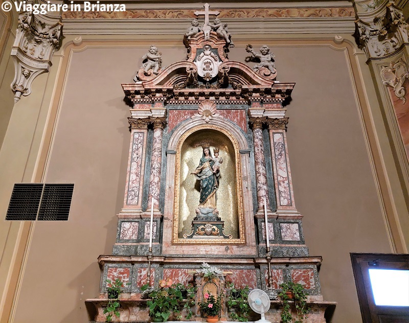 Cermenate, la Chiesa dei Santi Vito e Modesto, l'altare della Madonna