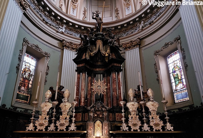 Desio, la Basilica dei Santi Siro e Materno: l'altare maggiore