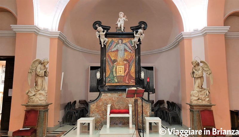 Seregno, Chiesa di San Carlo: l'altare maggiore
