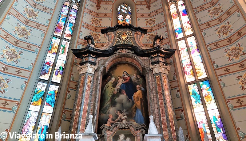 Cesano Maderno, Chiesa di Santo Stefano: la pala con la Sacra Famiglia e Sant'Anna