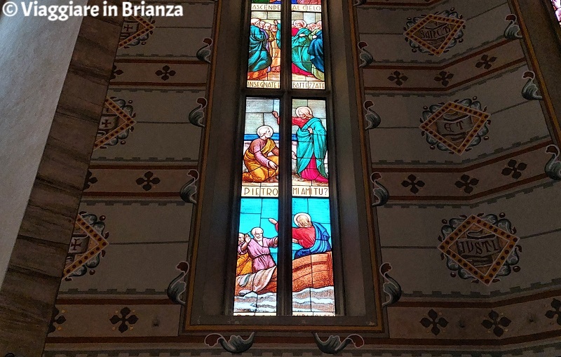 Cesano Maderno, Chiesa di Santo Stefano: le vetrate dell'altare di Santo Stefano