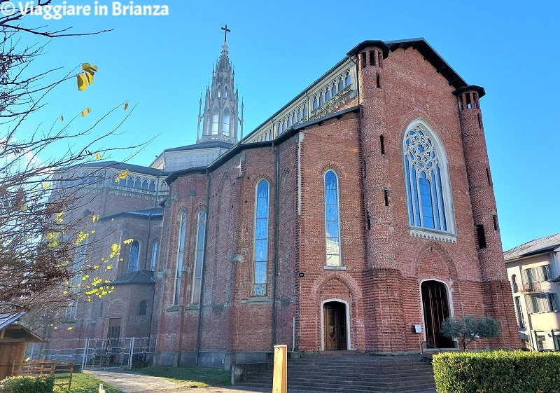 La facciata laterale della Chiesa di Santo Stefano di Cesano Maderno