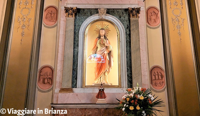 Seveso, chiesa: l'altare del Sacro Cuore