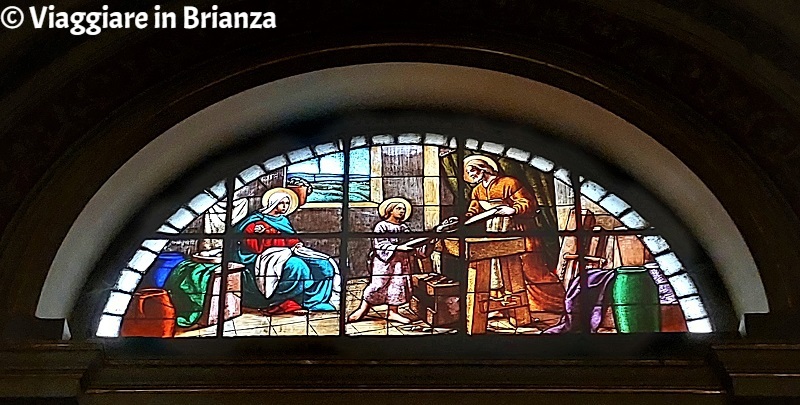 Seveso, Chiesa dei Santi Gervaso e Protaso, la vetrata della Sacra Famiglia