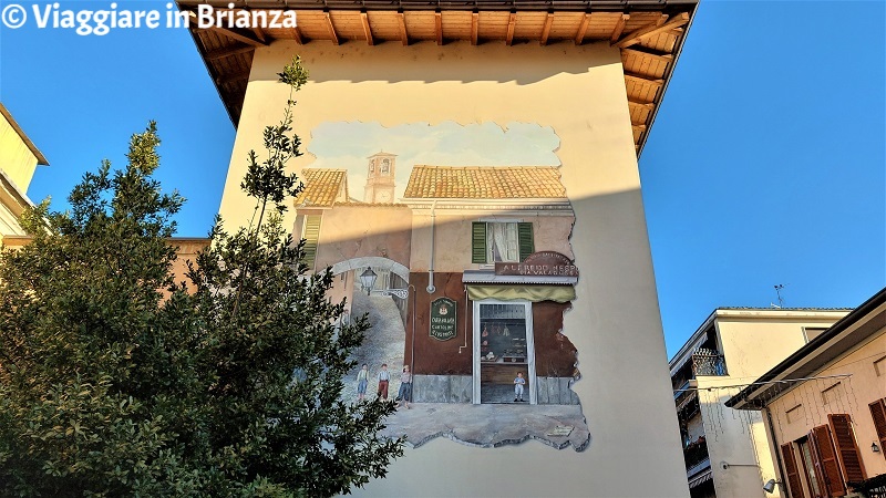 L'affresco di Mariano Comense in via Santo Stefano