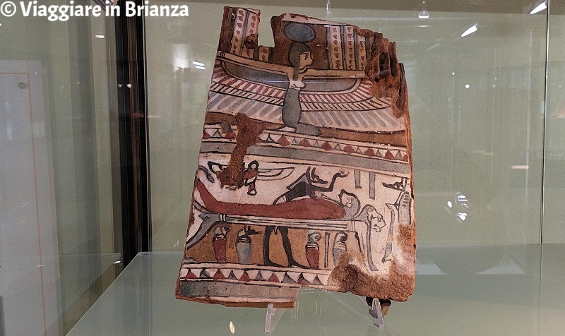 Biassono, museo: coperchio di sarcofago