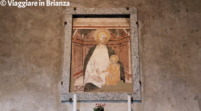 L'affresco della Beata Vergine delle Grazie della basilica di Agliate