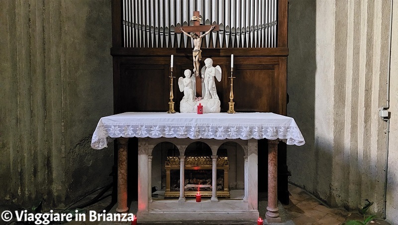 Agliate, l'altare con le reliquie di San Biagio