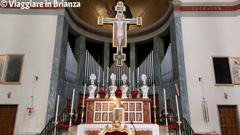 Cabiate, Chiesa di Santa Maria Nascente: il Crocifisso di Luigi Filocamo