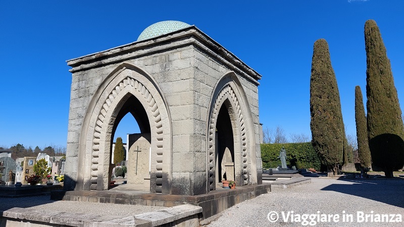 La Cappella Arangi-Lombardia nel cimitero di Carate