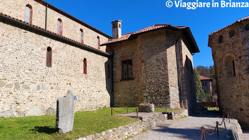 La lapide tardo-romana nella basilica di Carate Brianza