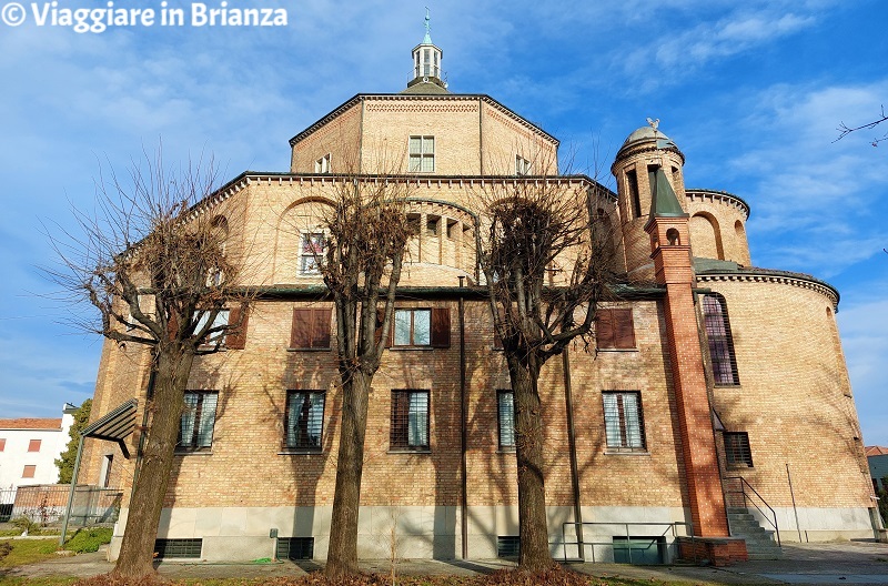 Il retro della chiesa di Cabiate