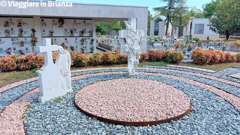 Cosa fare a Macherio: l'Angolo della Memoria nel cimitero