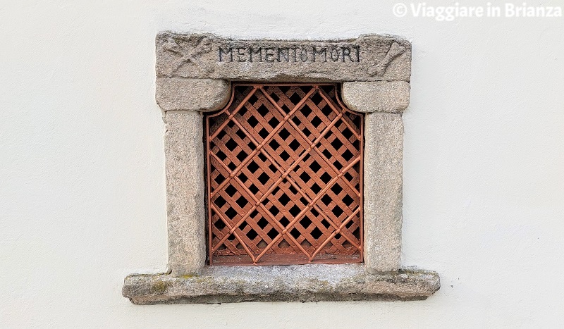 La finestrella della Chiesa di San Giorgio di Cabiate