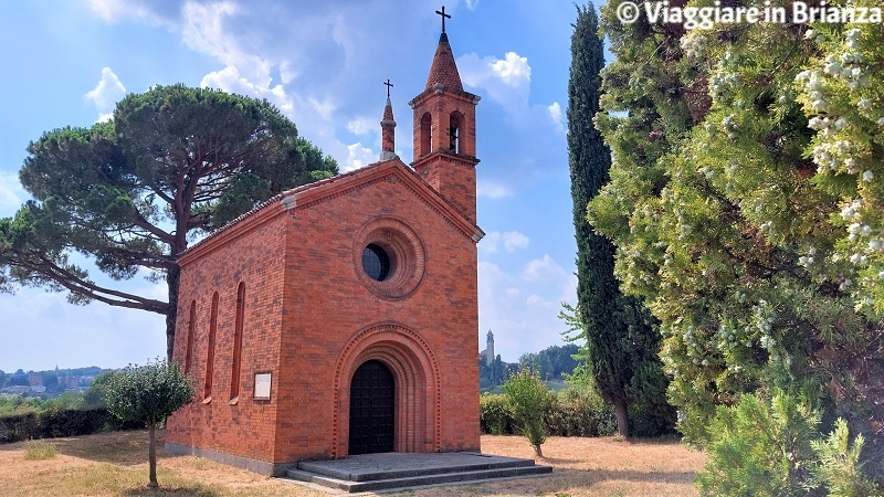 Inverigo, la chiesetta rossa di Pomelasca