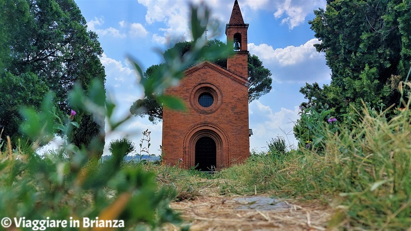 Lurago d'Erba, la chiesetta rossa