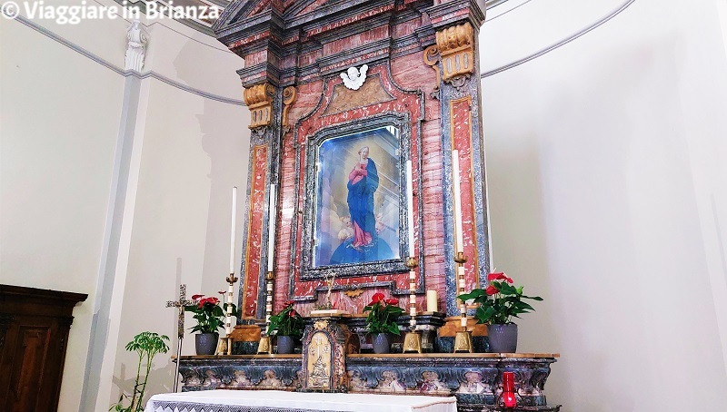 L'altare della Chiesa di San Zeno di Carugo