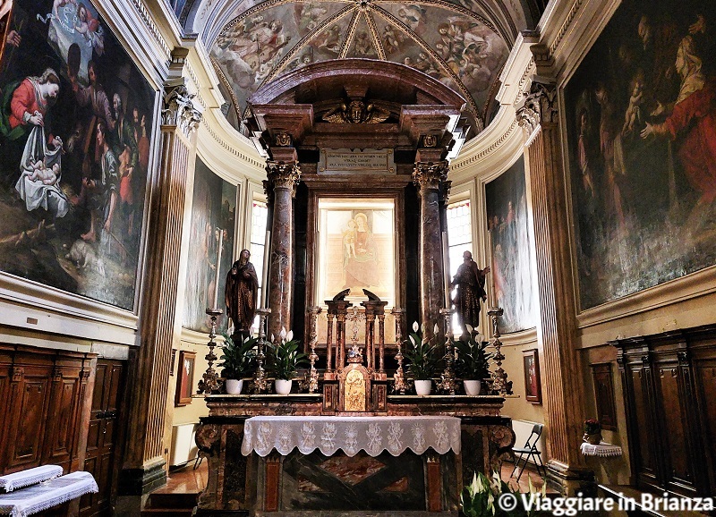 L'altare maggiore della Chiesa Santa Maria Assunta di Triuggio