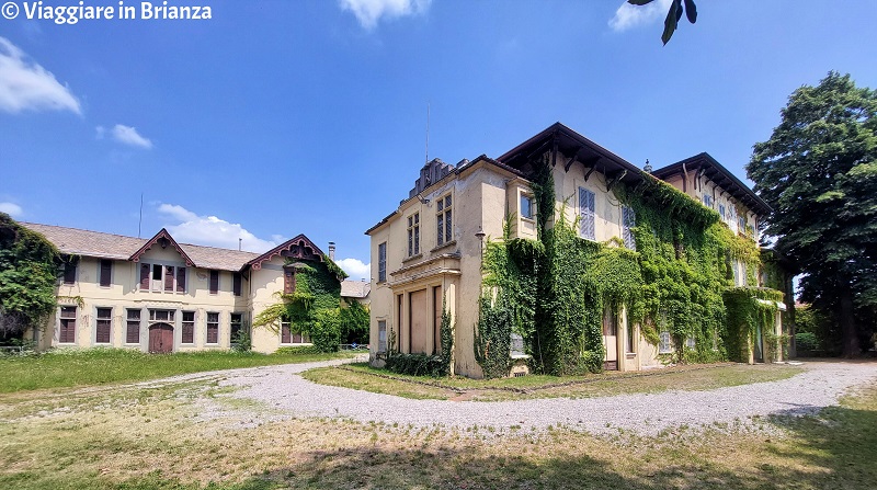 Novedrate, Villa Casana e le scuderie