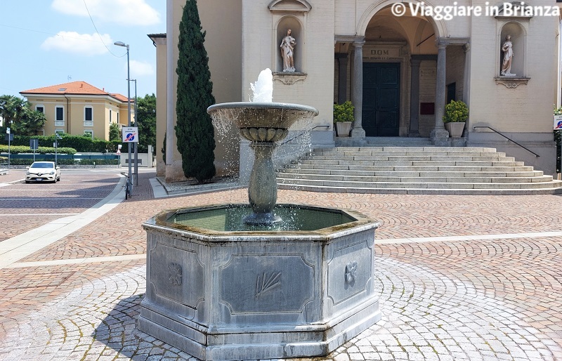Piazza Umberto a Novedrate: la fontana
