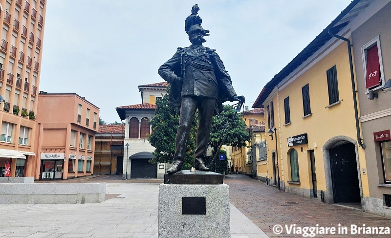 La statua per Umberto I  a Seregno