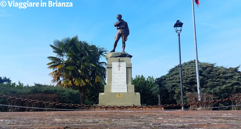 Frazioni di Besana in Brianza, il Monumento ai Caduti di Vergo Zoccorino